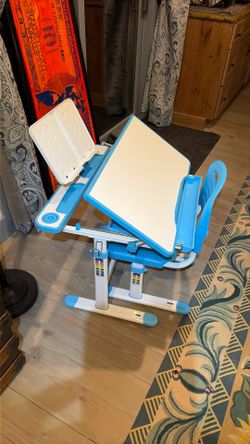 Mount-It! Kids' Desk and Chair Set Blue: MDF Art Desk for Creativity, School & Student Use, Ages 3-10, Includes Drawer
