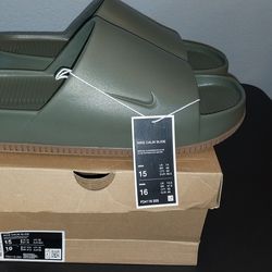 Nike Calm Slides