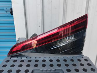 2022 2023 2024 HONDA CIVIC right passenger side rear inner tail light oem.