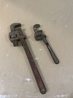 Vintage pipe wrenches 10”/18”
