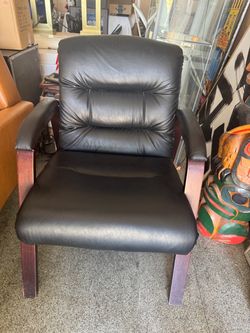 Two Black La-Z-Boy Polyurethane office/reception guest chairs