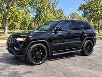 Jeep Grand Cherokee SUV Black on Black