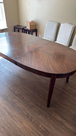 Dining Table . 4-6 Seater