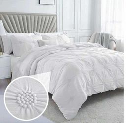 1228: New Swift Home Full/Queen White Comforter Set - Ruched 3D Floral Pintuck Bedding Set - 3 Pieces Bed Linen, 1 Comforter and 2 Pillow Shams