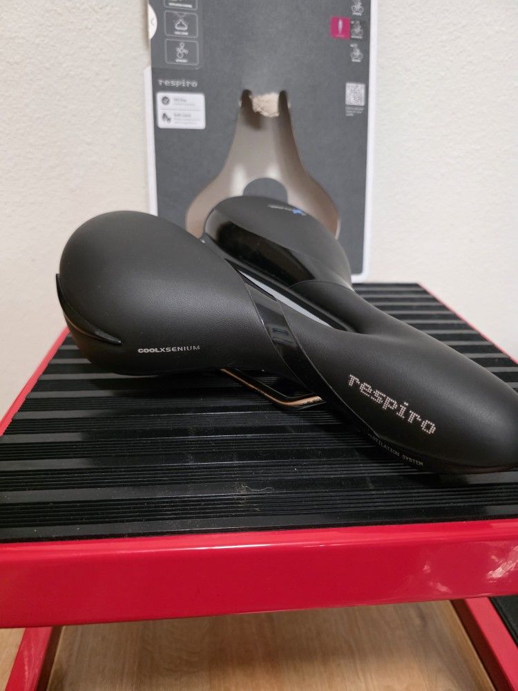 Selle Royal Respiro Women's Moderate Cool Xsenium Bicycle Saddle
