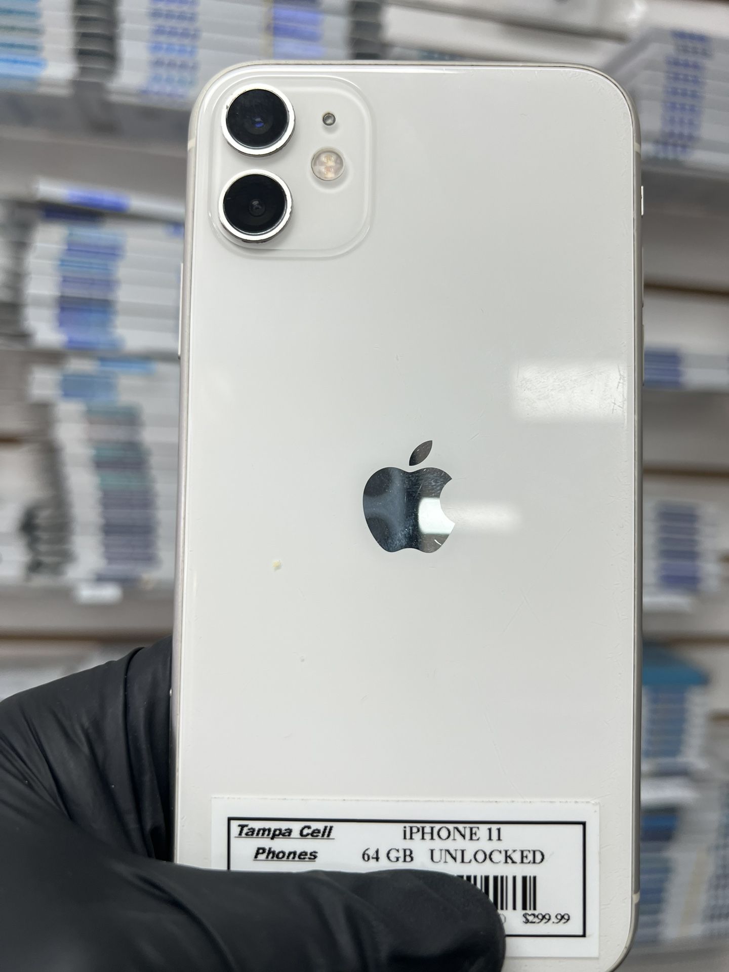 iPhone 11 Unlocked 64 gb excellent condition! $ 240
