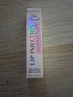 Too Faced Lip Injection Maximum Plump