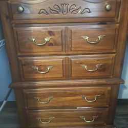 Wood dresser used see pic for condition $50 firm in n Lakeland 