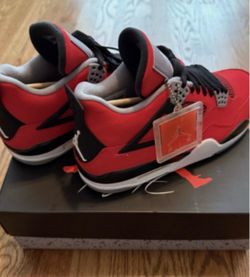 Air Jordan 4 Retro Toro Bravo Sneakers
