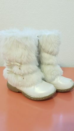 White fur boots size 8