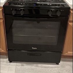 Black Kitchen Oven / Stovetop 
