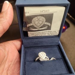 Pear Shaped Diamond Ring 