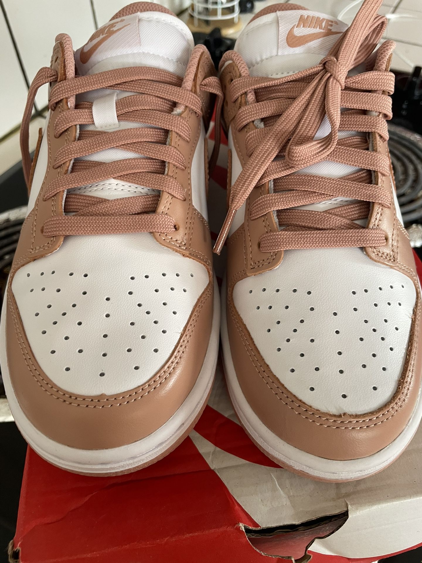 NIKE ROSE GOLD NEW!!!