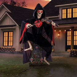 Member's Mark 9' Pre-Lit Animated Graveyard Violinist Halloween Decor