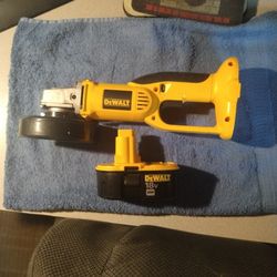 DeWalt DC410 4 1/2" Heavy Duty Cordless Cutoff Tool 