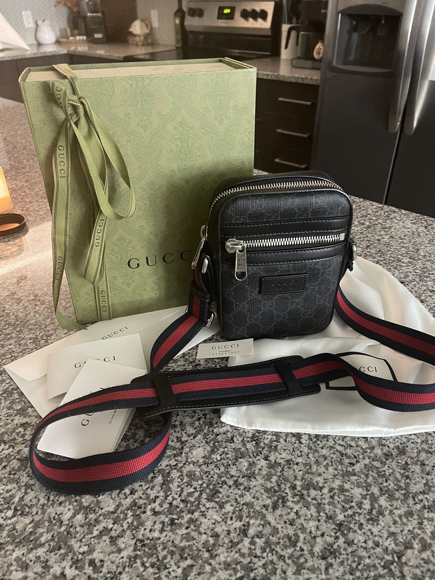 Gucci GG Black Messenger