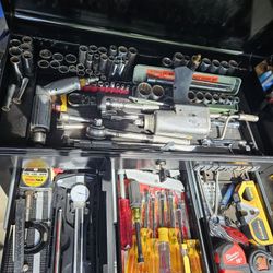 Craftsman Heavy Duty Rolling Toolbox Full With Mostly USA Tools 16 Drowers With All You Need. Including Keys 