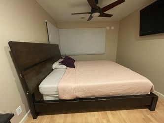 Cal King Panel Bed With Matching Dresser. Please Read description 