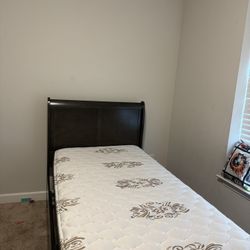 Twin Size bed With Mattress/box Spring 