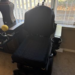 Custom Remote Chair, Quantum