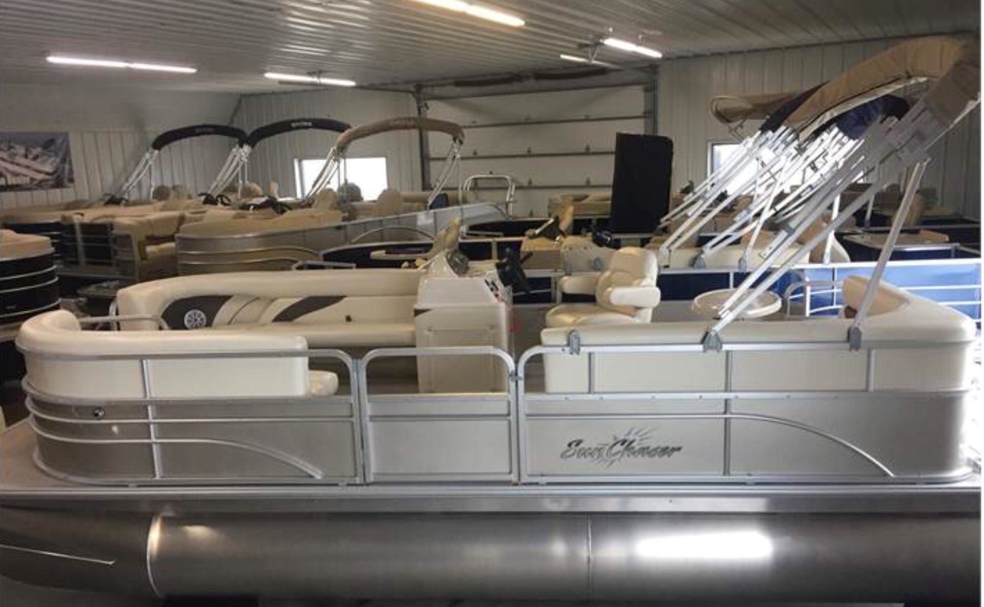 2019 Sunchaser 820 pontoon with 40hp Mercury motor
