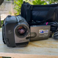Sony Handycam Vision CCD-TRV40 Camcorder