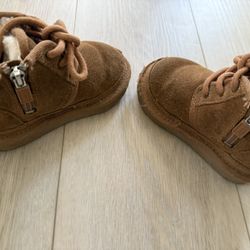 Kids Ugg Boots Size 7 Toddler 