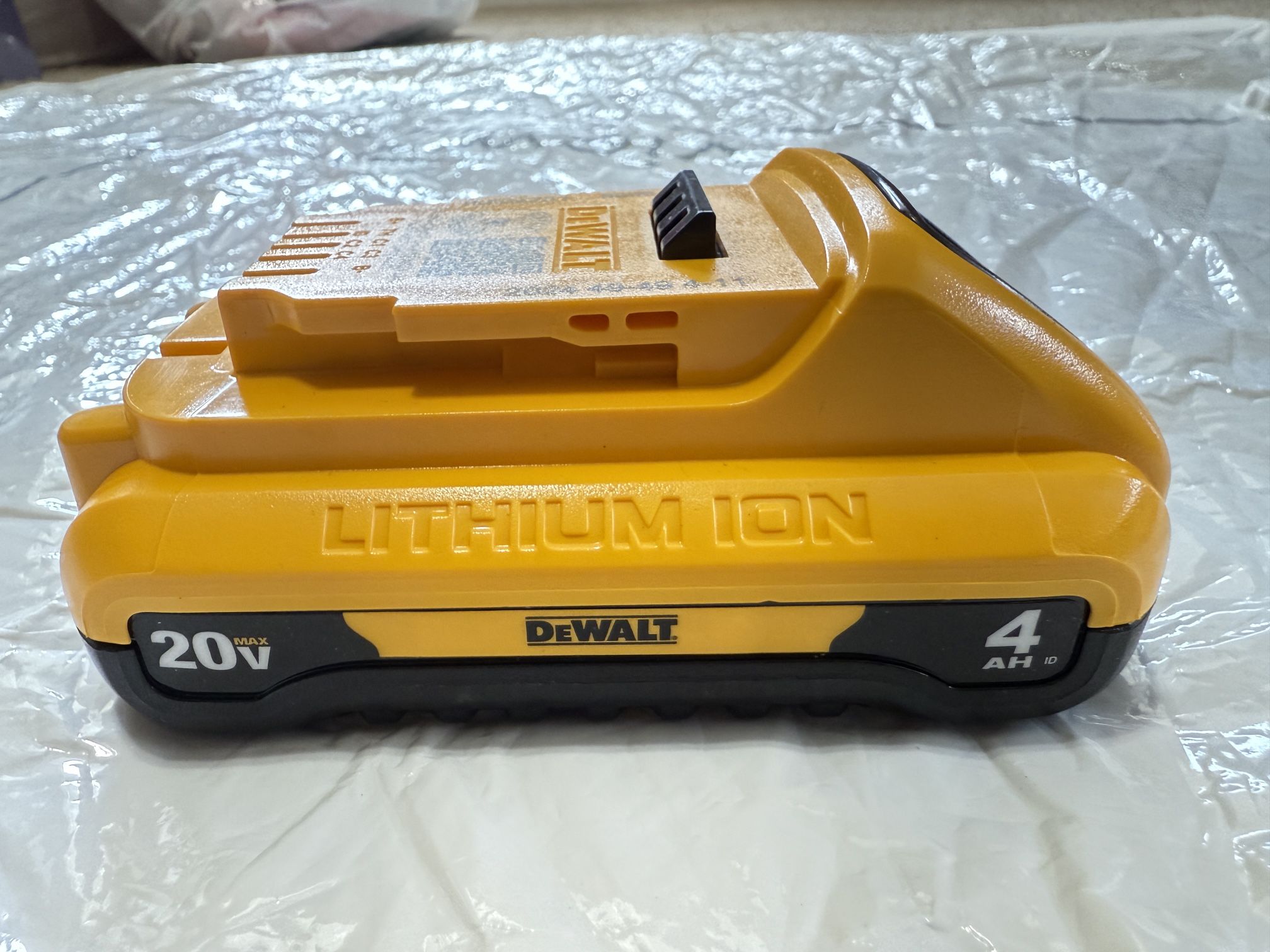 DEWALT 20V MAX Compact Lithium-Ion 4.0Ah Battery