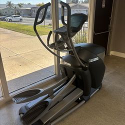 Octane Fitness Pro 3700 Eliptical 