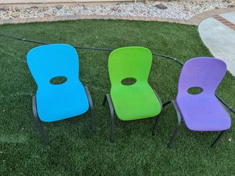 Used lifetime kids table and 5 chairs