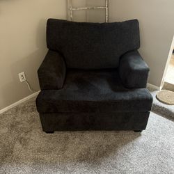 Living Spaces Sofa Chair