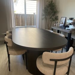 Dania Dining table 