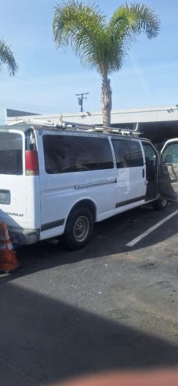 2000 Chevrolet 3500 Regular Cab & Chassis