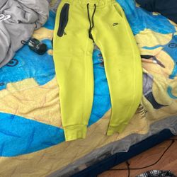 Nike Tech Pants Green 