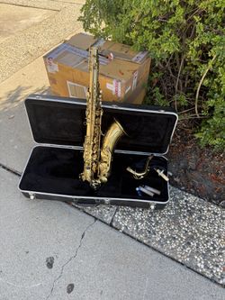 Tenor saxophone 🎷