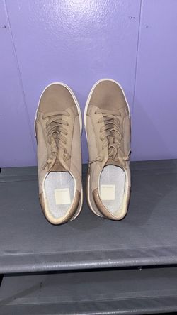 Dolce vita sneaker size 8
