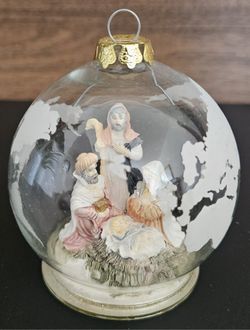 🎄 Glass Nativity Scene Ornaments