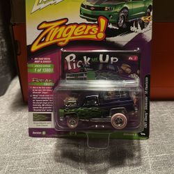 Johnny Lighting CHASE 1981 Chevy Silverado 10 WHITE LIGHTNING Zinger Purple 2021