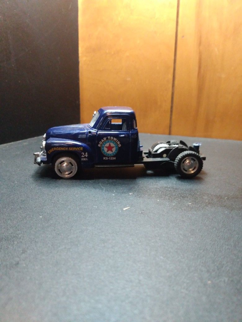 Classic Toy Tow Truck 