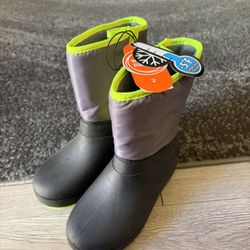 Free Size 2 Snow Boots For Kids 