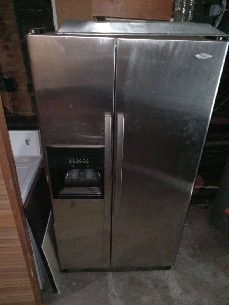 Like New Stainless Steel Whirlpool Refrigerator 