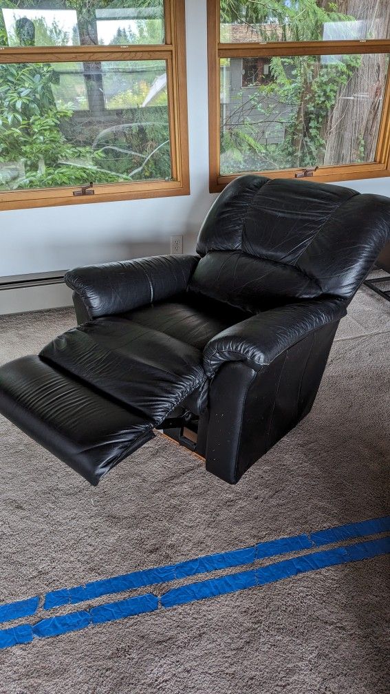 Lazy Boy Leather Recliner for Sale in Seattle, WA OfferUp