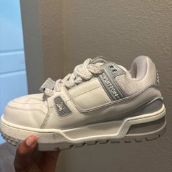 Louis Vuitton women’s size 7.5 Trainer Maxi white/grey