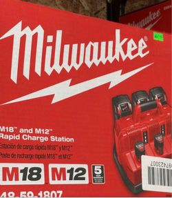 Milwaukee new rapid charger 12M -18M no battery
