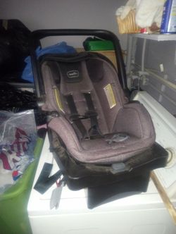 Good evenflo car seat comes with its car mount