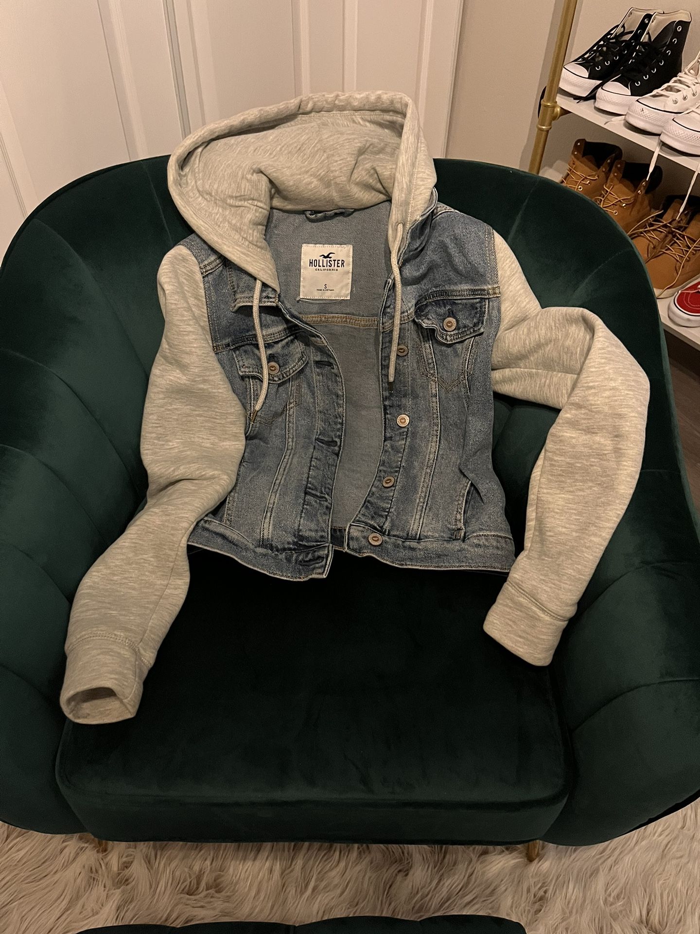 Like New Women’s Jean Jacket