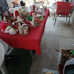 Outdoor 6 Person Metal Table With All Chairs 2 Swivel And Recline 30.00 Perfect For Summer Eats