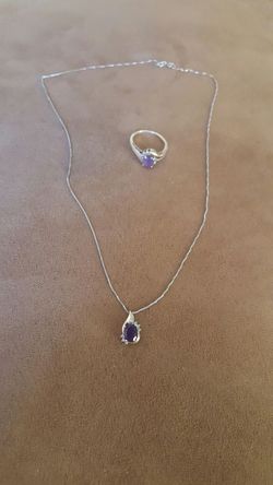 Set of jewelry amethyst ringvand nicklace
