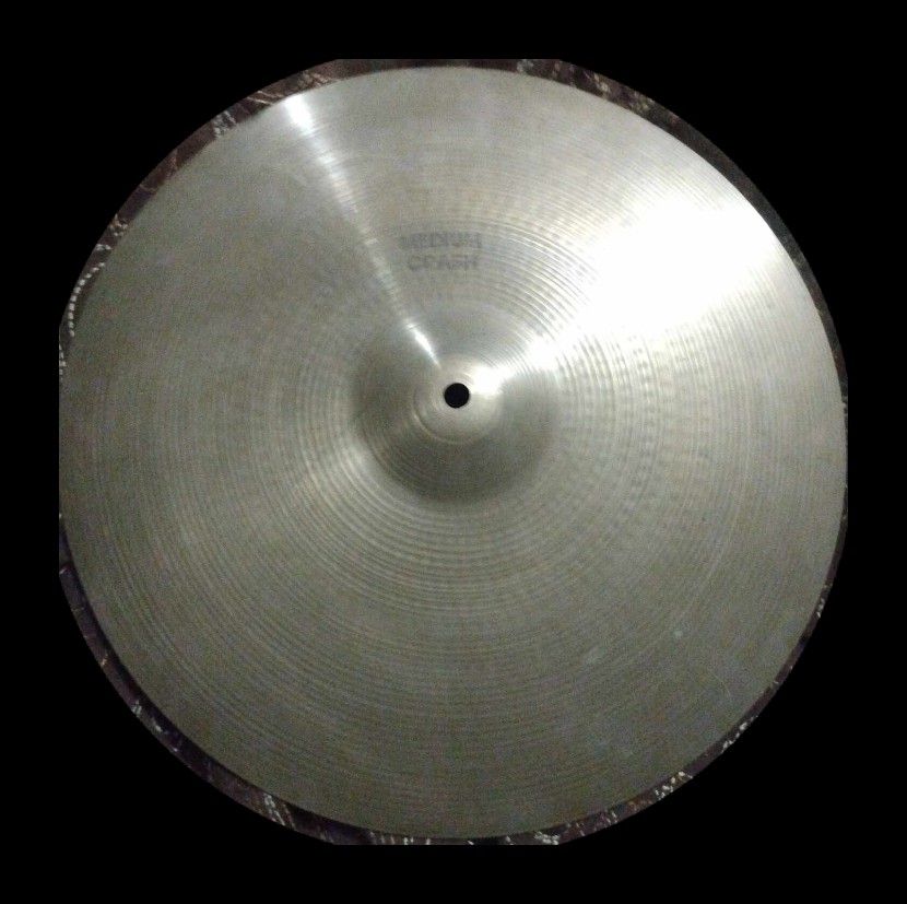 Cymbals Zildjian 22" (X2), 20", 16", and 8"