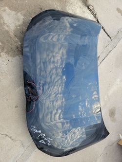 Toyota rav4 hood oem